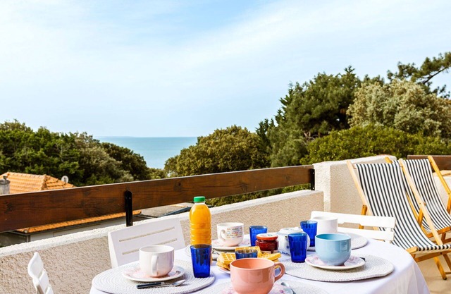 Lovely apartment for 5 people with WIFI, TV, balcony and parking