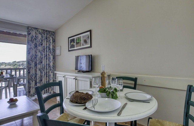 Lovely apartment for 4 people with pool, WIFI, TV and terrace