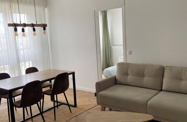 Lovely apartment close to Paris, 5 minutes from RERB and Lannelongue hospital