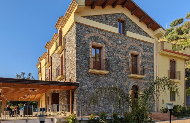 Lovely apartment in Longobardi Marina
