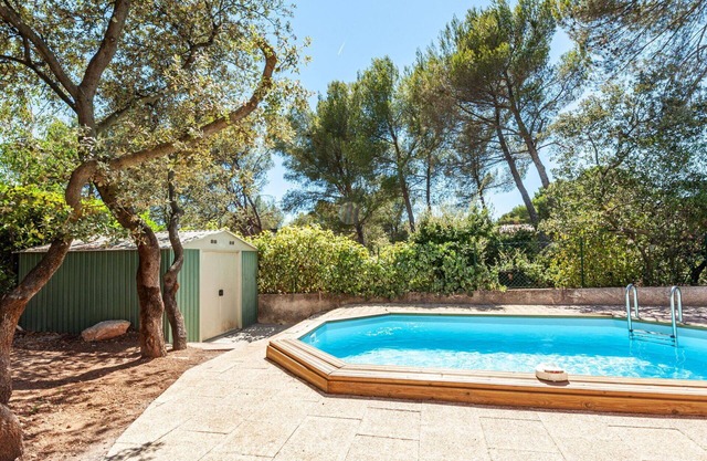 Lovely apartment for 4 people with pool, WIFI, TV, patio and pets allowed