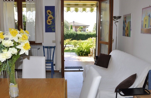 Lovely apartment for 4 guests with A/C, pool, WIFI, TV, terrace and parking