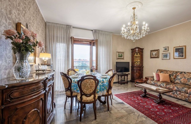 Lovely apartment for 6 people with A/C, WIFI, TV and balcony