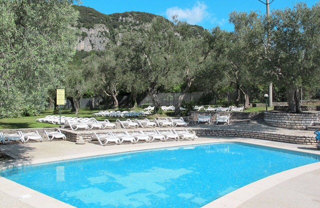 Lovely apartment for 7 guests with WIFI, pool, TV and terrace