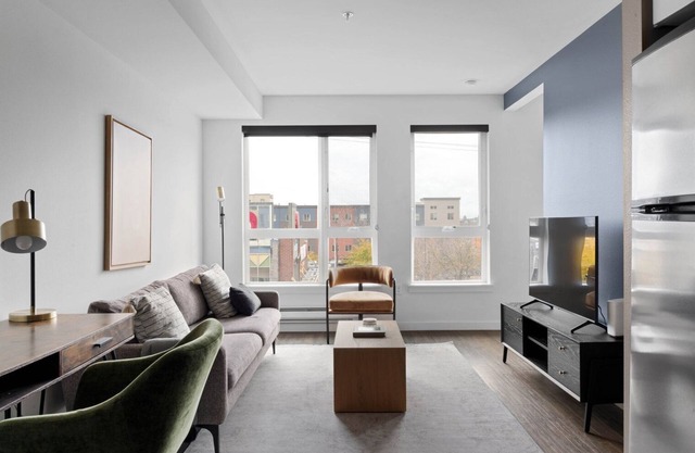 Lovely Ballard 1BR w/Lounge & BBQ, nr Shopping & Bars, by Blueground