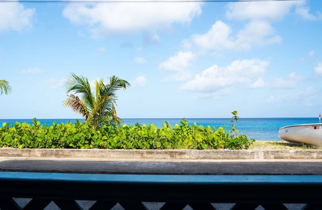 Lovely beachside 1-bed rental unit SEAHORSE
