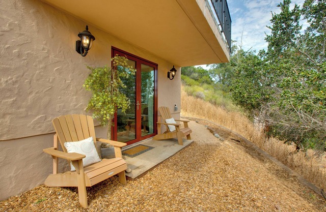 Lovely Belmont Apartment w/Stunning Views!