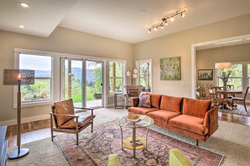 Lovely Canyon View Apartment with Patio and Yard