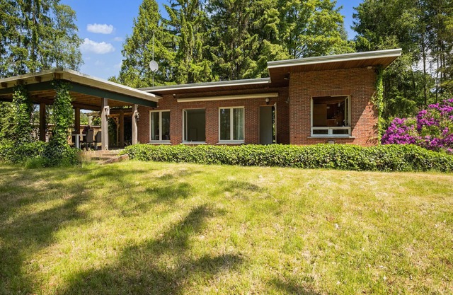 Lovely chalet in Arendonk with terrace