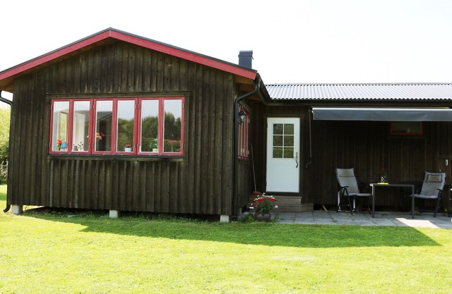 Lovely cottage 200 m from Ringsjön in Stehag | SE01023