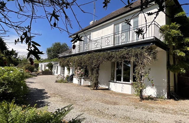 Lovely Country House with its own large Indoor Swimming Pool