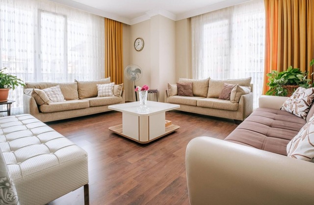 Lovely Flat w Balcony 10 min to Moda Coast