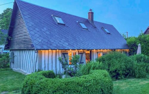Lovely Home In Canville Les Deux Égli
