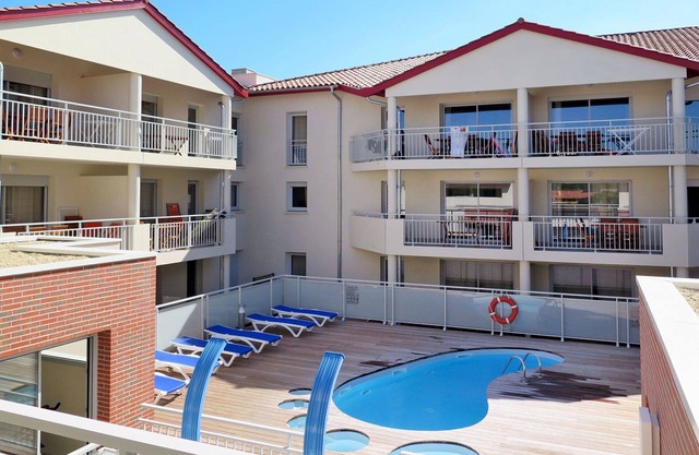 Lovely apartment for 3 people with WIFI, pool, TV and terrace