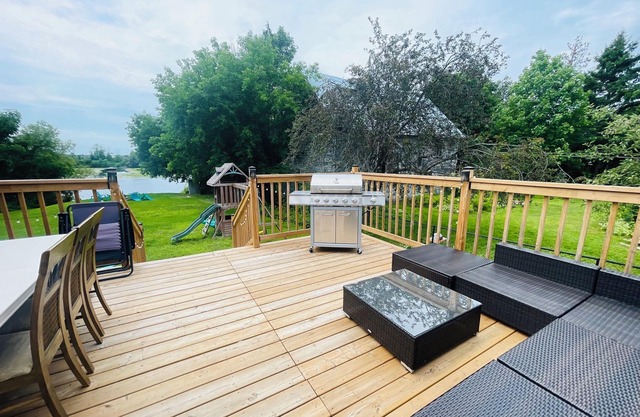 Lovely get away waterfront home
