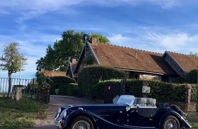 Lovely holiday cottages with an authentic charm facing the lake