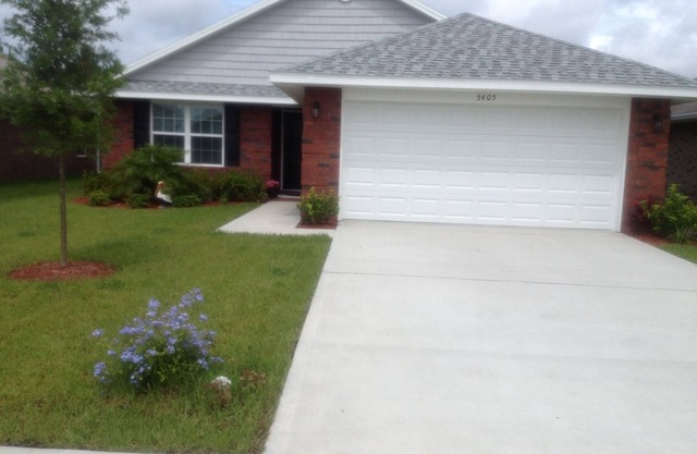 Lovely home for rent. Contact with inquiry before booking. Most dates available.