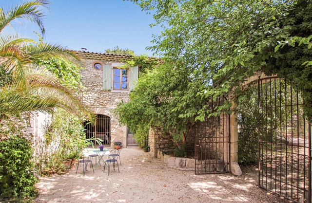 Lovely home in La Batie Rolland