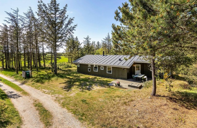 Lovely home in Løkken with sauna