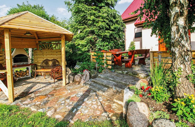 Lovely home in Wicko with WiFi
