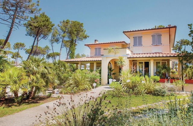Lovely home in Principina Mare GR