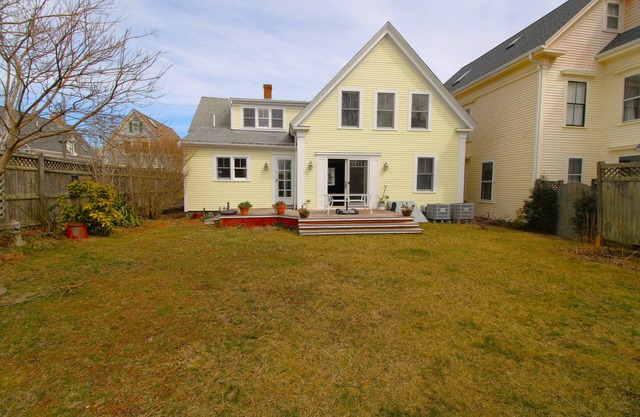 Lovely Home with Private Back Yard 230 Feet to Commercial St (2176)