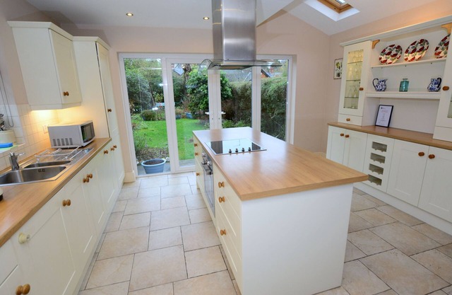 Lovely house with a mature garden and is fully serviced and a home from home