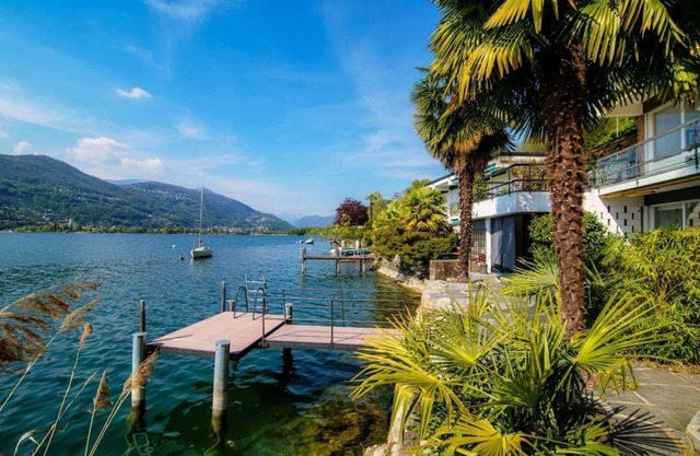 Lovely lakefront duplex with private pier (BELLARIVA LAKE VIEW)