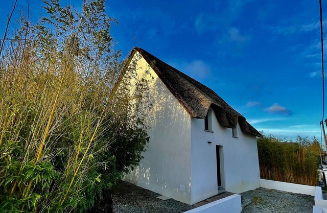 Lovely loft in a pretty thatched cottage in Brière