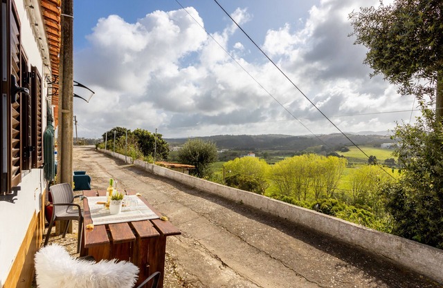Lovely mountain view cottage in historical town of Aljezur