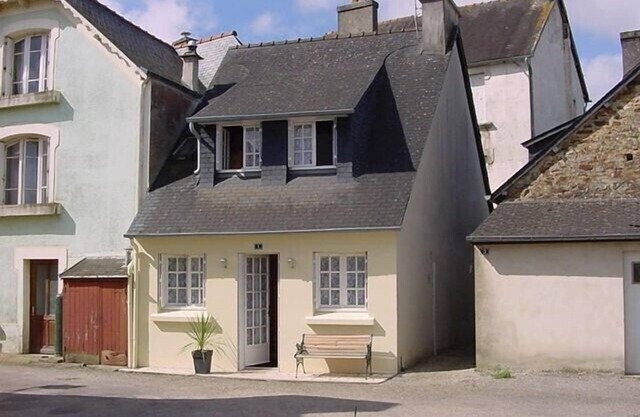 Lovely, quiet cottage, gite with log fire within National Park FREE WIFI