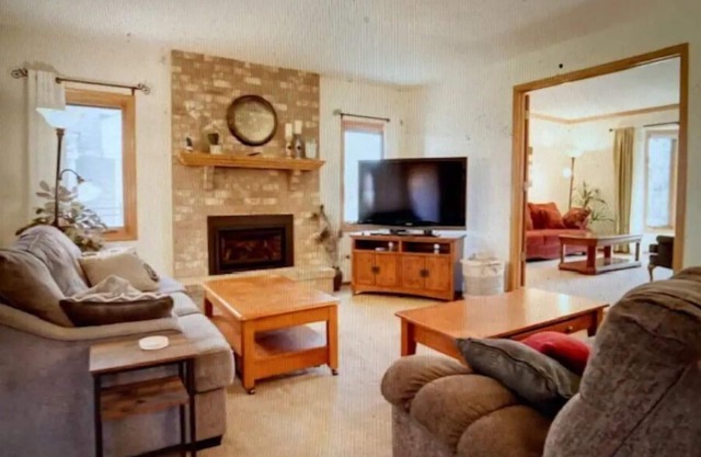 Lovely, Spacious 5 Bedroom Home near Twin Cities