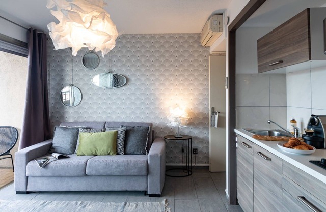 Lovely Terrace 2B - One Bedroom Apartment, Sleeps 4