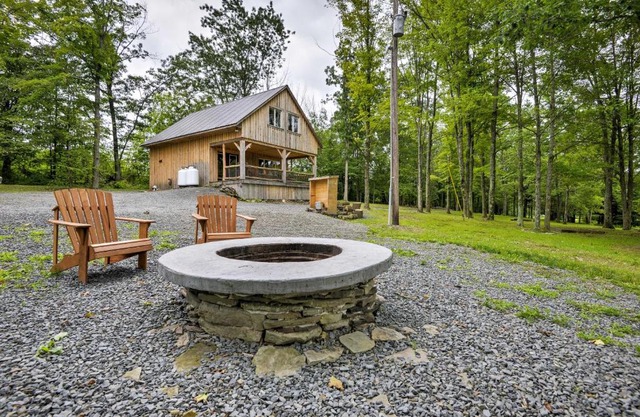 Lovely Ulster Cabin with Hot Tub, Fire Pit and 3 Ponds