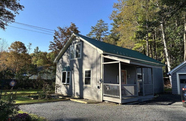 Lovely Vermont Cabin on a quiet street