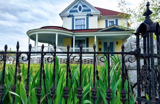 Lovely Victorian Mansion Centrally Located