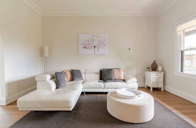 Lovely Villa on the Border of Prospect