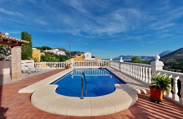Lovely Villa with gorgeous views - Sleeps 6 (Heated Pool)