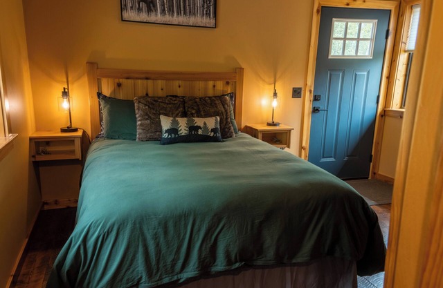 Lover's Lane Cabin for Two