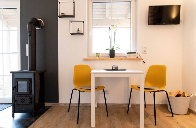Lovingly furnished Tiny House (18 sqm) for up to 4 people with garden terrace