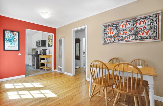 Lovley Private Hideaway Cottage Romantic or Business - Near Beach, Movies & Ent.