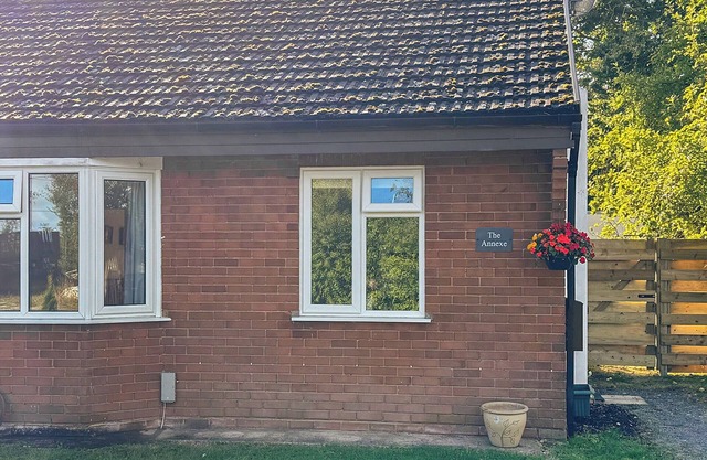 Lowal Annexe - UK46053