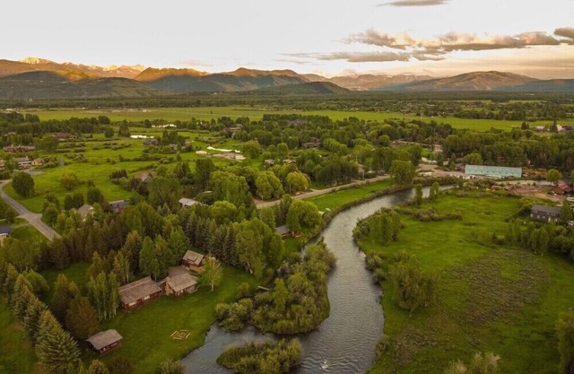 LPJH | Fish Creek Retreat | Secluded Riverfront Retreat