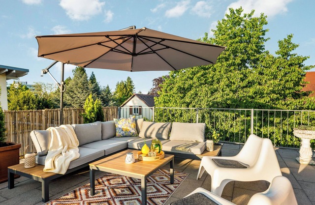 LubuNest3 | Terrace with barbecue & private parking space