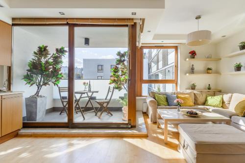 Lumina luxury 3-rooms apart in Warsaw