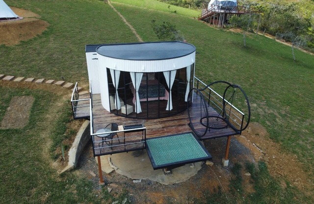 LUMIPOD XTRAVAGANT Private Jacuzzi, Malla Catamaran