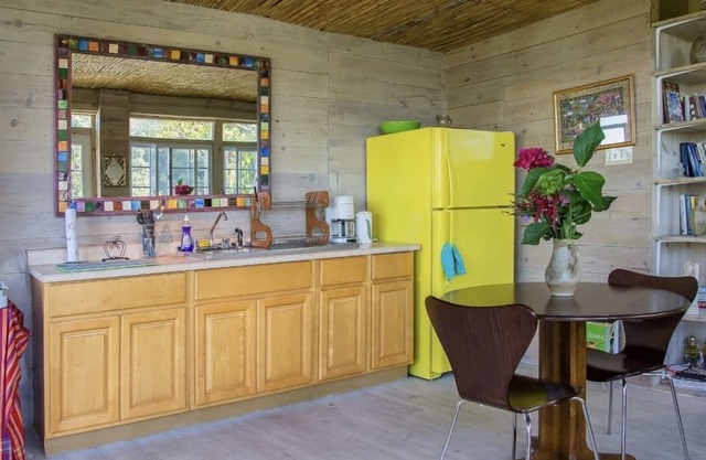 Lush Hillside Studio / Blue Mountain Jamaica