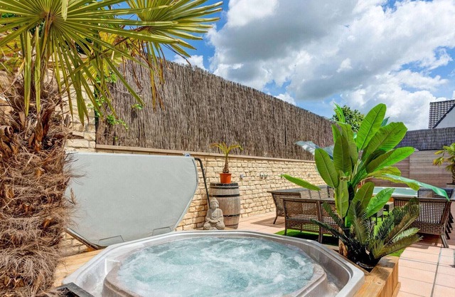 Lush holiday home with spa and wellness