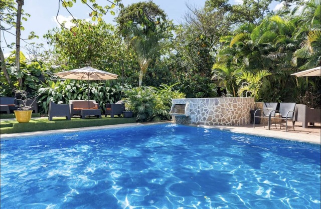 Lush property 4 Large Groups, Families, Friends, Couples, Adventurers