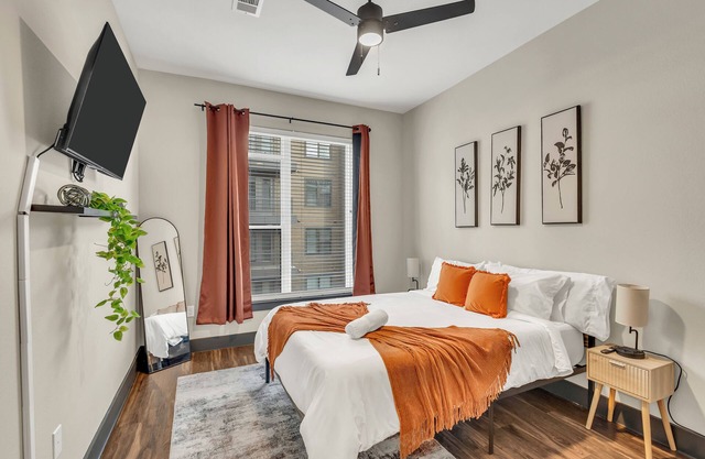 Lux 1BR Alongside Q2 & Domain With Pool, Gym and Free Parking